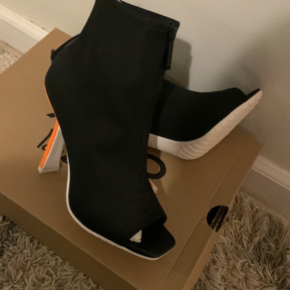 ALDO  Women's Open Toe Bootie Heel Black With Neon Orange Heel. - Picture 2 of 6